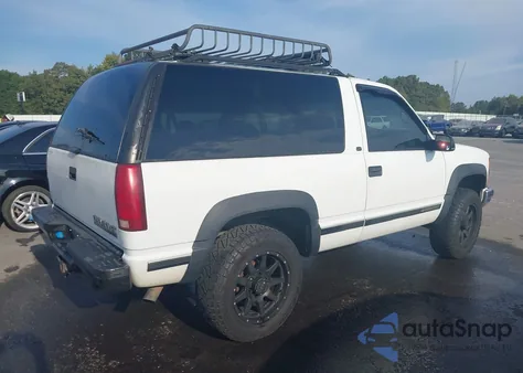 1998 Chevrolet Tahoe z USA, uszkodzony, nr VIN 3GNEK18RXWG106833